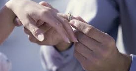 Planirate zaruke? Donosimo vam tri teme o kojima MORATE razgovarati s partnerom prije tog čina