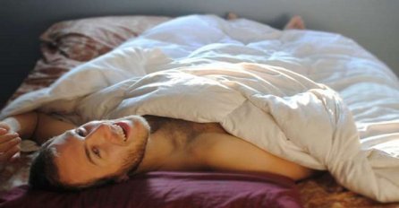 "Spavao sam, a djevojka mi je davala oralni, ja onako nesvjesno uradim joj ovo "