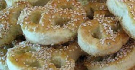 Maleni pereci sa sezamom 