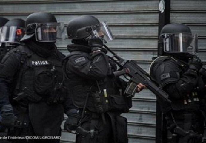 Pariz: Policija zabranila proteste i druga okupljanja u gradu