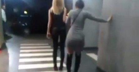 Banjalučanke postale hit u BIH: Pijane napravile predstavu ispred kluba (VIDEO)