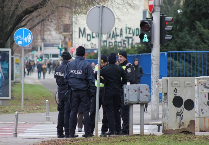 Zagreb danas: Policijske trake, ophodnje, specijalci na krovovima...