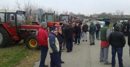 Makedonsko-grčka granica: Migranti zašivenih usta nastavili protest