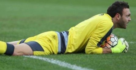 Bizarno: Golman Dinamo Zagreba prespavao let za London