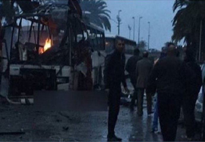 Tunis: Eksplodirala bomba u vojnom autobusu, najmanje 11 mrtvih