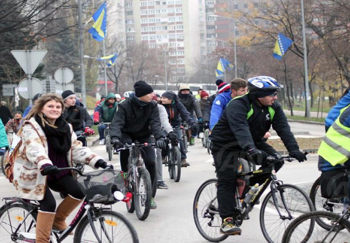 Protestna biciklijada: Biciklisti traže izgradnju staza