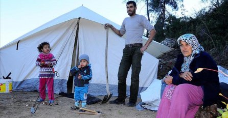 Pristiže pomoć za Turkmene u blizini granice s Turskom