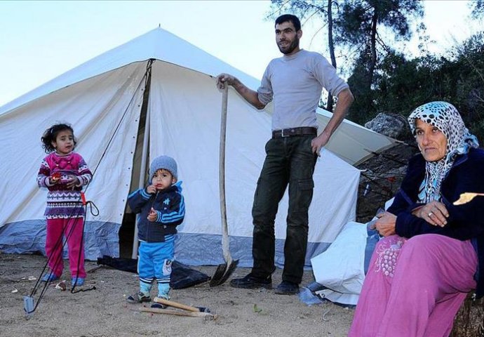 Pristiže pomoć za Turkmene u blizini granice s Turskom