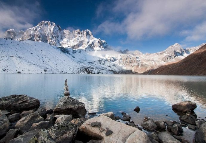 NAUČNICI UPOZORAVAJU: Opasno širenje jezera na Mt. Everestu