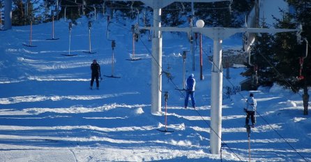 Na Vlašiću danas pušteni u rad skijaški liftovi: Bh. planinu posjetio veliki broj građana