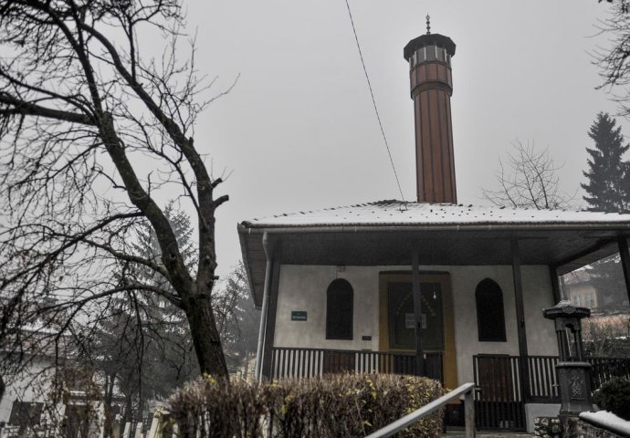 Samo šest vjernika klanja namaz u džamiji vojskovođe Bali-bega u Sarajevu