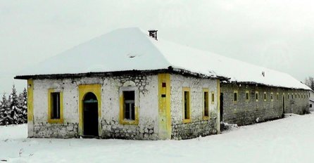 Starim turskim kasarnama u Sjenici prijeti urušavanje