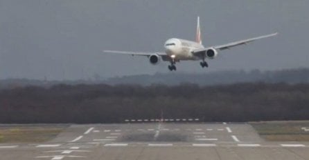 BOMBA U AVIONU: Mađarska policija pretresa putnike i prtljag!