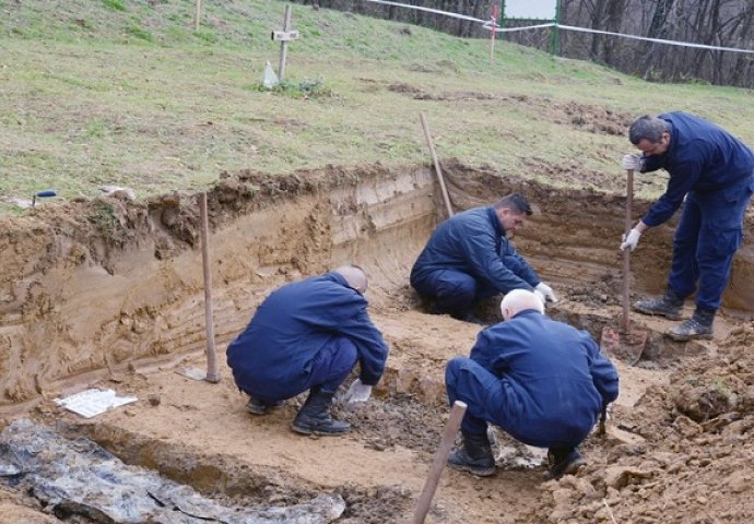 Ekshumirana tijela 56 osoba stradalih 1995. u Gornjem Selištu