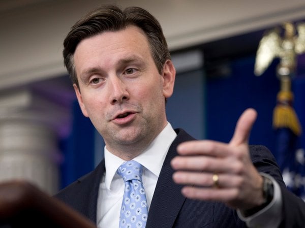 josh-earnest