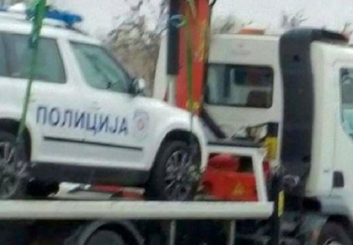 Ovo još niste vidjeli: "Pauk" odnosi policijsko auto ! (FOTO)