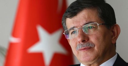 Davutoglu optužuje Rusiju za etničko čišćenje i najavljuje nove odnose Ankare i Brisela