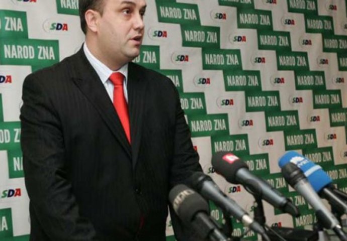 Asim Sarajlić podnio ostavku na mjesto šefa Kluba SDA