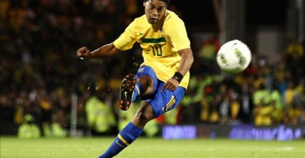 Ronaldinho se vraća na teren u dresu bivšeg kluba