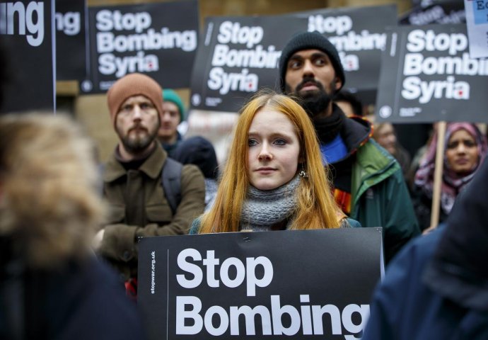 Protest protiv učešća Velike Britanije u zračnim operacijama u Siriji