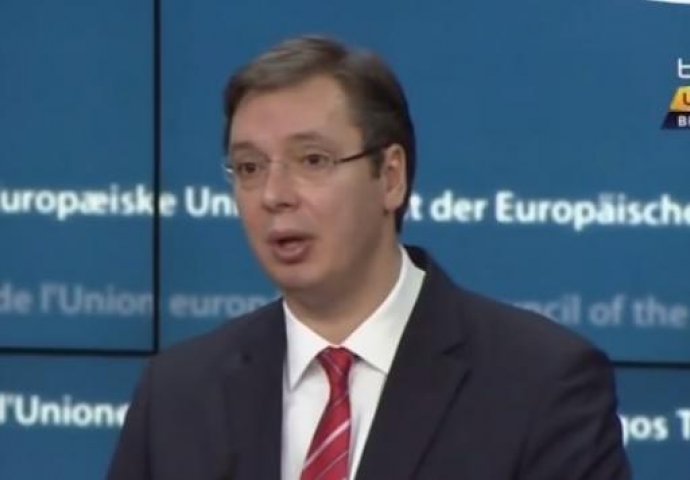 Novinar pred Vučićem Dodika nazvao ludakom