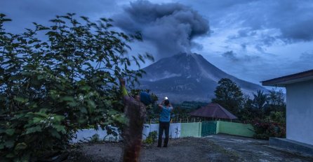  Lava i pepeo: Ponovo "probuđen" vulkan Sinabung