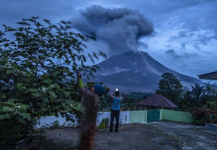  Lava i pepeo: Ponovo "probuđen" vulkan Sinabung