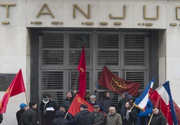 Protest komunističke omladine zbog Tanjuga (FOTO)