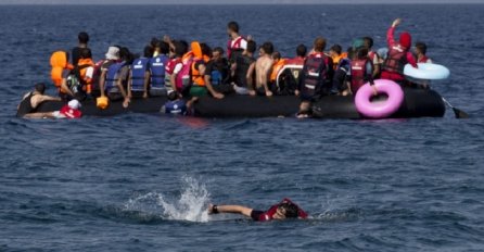 Egejsko more: Prevrnuo se gumeni čamac sa sirijskim izbjeglicama, utopile se dvije djevojčice