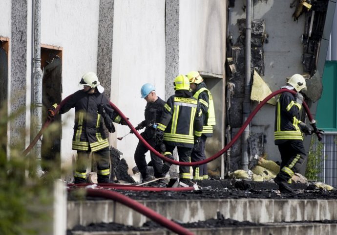 U požaru u izbjegličkom kampu smrtno stradala jedna osoba