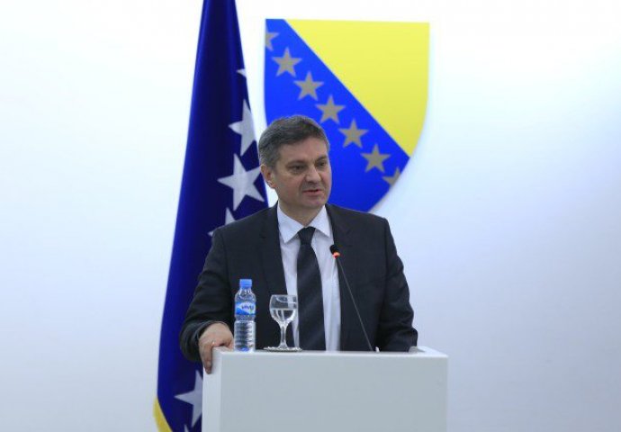 Zvizdić čestitao Vučiću: Otvorili ste put ka evropskoj porodici