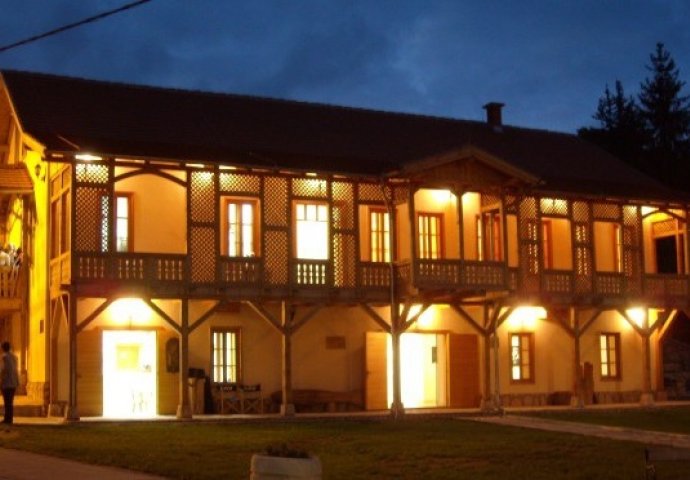 Ceković House