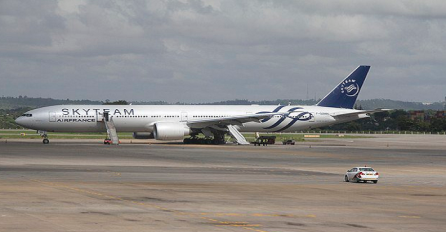 U avionu Air Francea u toaletu pronađena bomba!