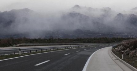 Zbog saobraćajne nesreće obustavljen promet na magistralnom putu Bosanski Petrovac-Ključ