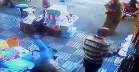 Žena jednim udarcem nokautirala muškarca koji je uznemiravao na ulici (VIDEO)
