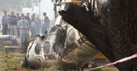 Pao mali vojni avion u Indiji: Poginulo 10 osoba