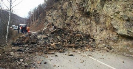  Zbog većeg odrona obustavljen saobraćaj na putu Jablanica-Prozor