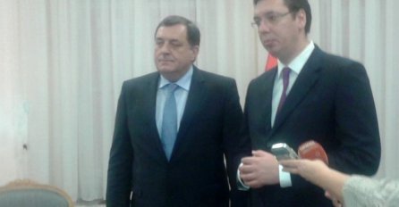 Dodik kod Vučića: Saradnja u 2015. bila uspješna