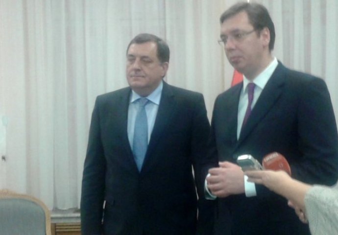 Dodik kod Vučića: Saradnja u 2015. bila uspješna