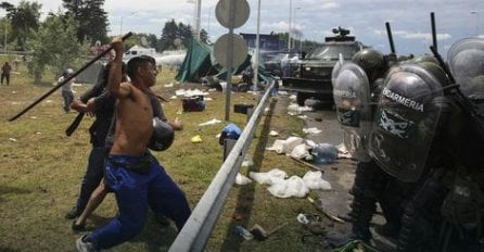 Haos u Buenos Airesu: Gumenim mecima pucali na demonstrante koji traže zarade