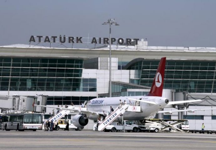 Eskplozija na istanbulskom aerodromu, oštećeno pet aviona