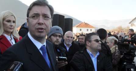 Vučić u Novom Pazaru: Volio bi da uz Davutoglua u Beograd naredne sedmice stigne i Zvizdić