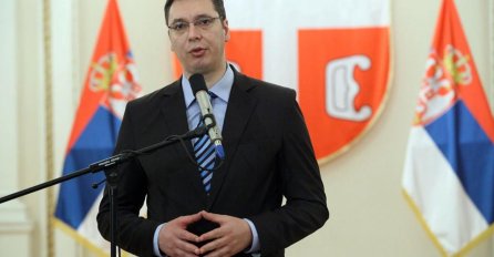 Vučić čestitao Božić po gregorijanskom kalendaru