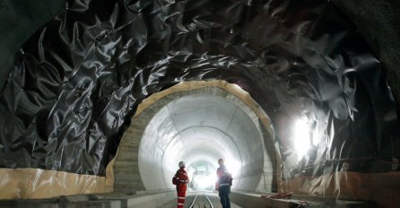 Zavirite u najduži tunel na svijetu koji povezuje Italiju i Švicarsku (FOTO)