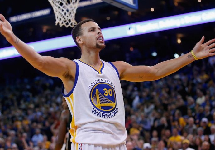 Curry prodaje najviše dresova, ali su dva imena još uvijek popularnija