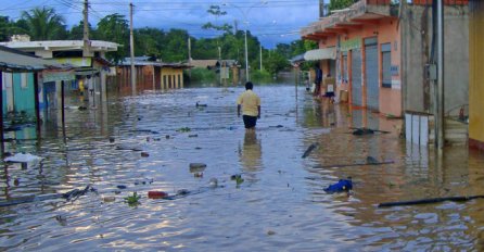 Velike poplave u Južnoj Americi: Domove napustilo više od 150.000 ljudi