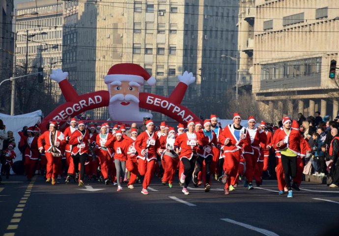 Novogodišnja "ludnica" u Beogradu: Trka Djeda Mrazeva, Trg otvorenog srca, klizanje...