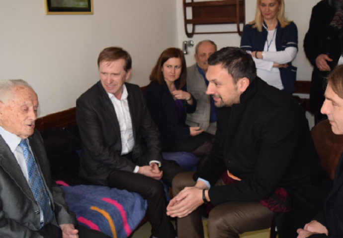  Konaković i Kojović posjetili najstarijeg stanovnika u KS Jovana Jovanovića koji ima 109 godina