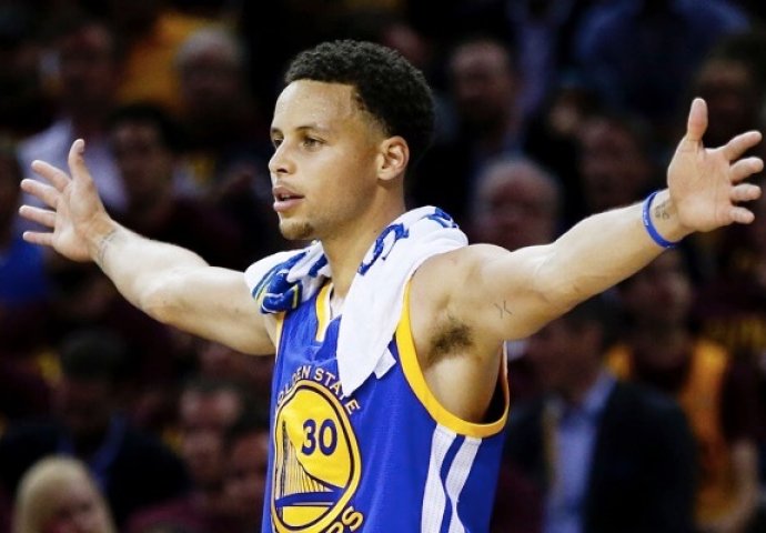 Curry upisao "triple-double" za slavlje Warriorsa, Cavsi bolji od Sunsa