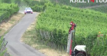 Vozač rally-a pri punoj brzini naletio  na traktor (VIDEO)